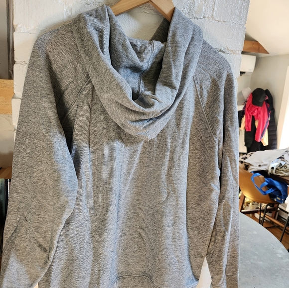 Levi's distressed hoodie - Picture 2 of 2